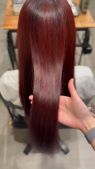 髪の毛を伸ばすにあたって、毛先のパサつきやダメージが気になりませんか？

トリートメント補修を行って、美髪を目指しませんか？️ 