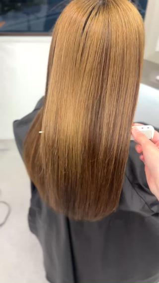 西明石で叶う、髪質改善ストレート

beforeは全体に広がりやすいクセと乾燥毛さん丁寧に薬剤塗布＆アイロン操作で
つるんっとなめらかストレートヘアに♪

 湿気で広がらない
 毎朝のスタイリングがラクになる
 光をまとったようなツヤ髪へ

「不自然なピンピンじゃなくて、ナチュラルにしたい！」
そんな方もお任せください◎
⁡
1人1人の髪質に合わせた優しい縮毛矯正で自分史上いちばん好きな髪叶えます♡

是非一度私に髪を任せて下さい


#西明石美容院
#西明石髪質改善
#西明石縮毛矯正
#西明石酸性ストレート 