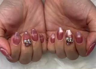 #ジェルネイル #ネイル #ネイル2025 #グラデーションネイル #ピンクネイル #マグネットネイル #シンプルネイル #春ネイル #夏ネイル #秋ネイル #冬ネイル 