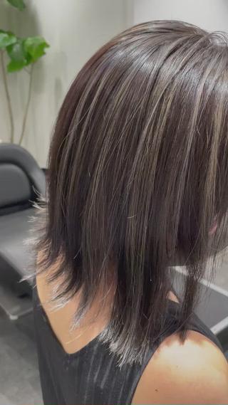 筋感たっぷりの3Dハイライト
アッシュ系のカラーなので色落ちも可愛い 