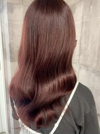 艶感動画

いつものお手入れをしっかりしてくださっている方は艶感の持続が違います！

ピンクヘアにも見えるレッドブラウン
ピンクに飽きてマイナーチェンジがしたい
秋の先取りカラーをしたい
とご希望の方におすすめです。
どの髪色からでも挑戦しやすく、肌馴染みも抜群です！ 