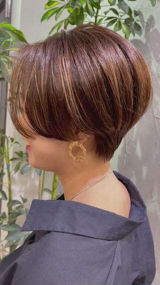 ショート 顔まわりレイヤー デザインカットのヘアスタイル