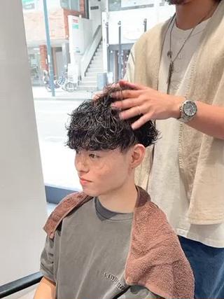 王道マッシュヘアに波巻きスパイラル
ノーセットのタオルドライ後の仕上がり 