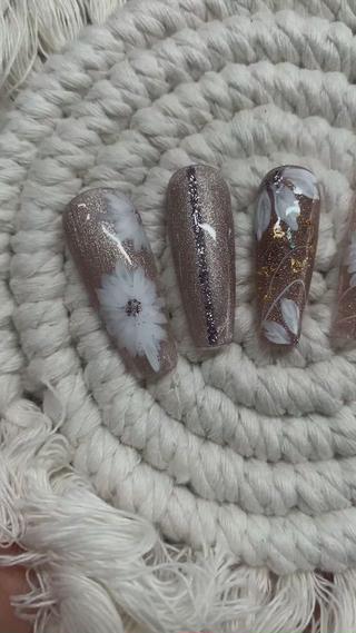 マグネットとお花を組み合わせしたデザインです。素敵是非お試しください♪