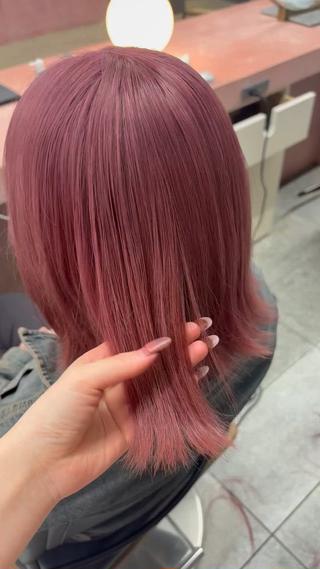 ミディアム 鈴木瑛里／ブロンド ベージュ／男女のヘアスタイル