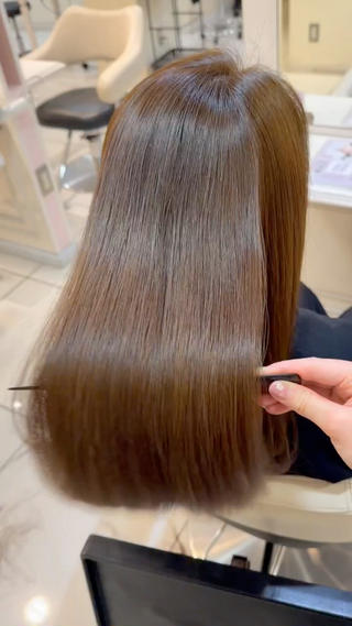 Cut & WColor 

ブリーチなしダブルカラーでオリーブアッシュに 