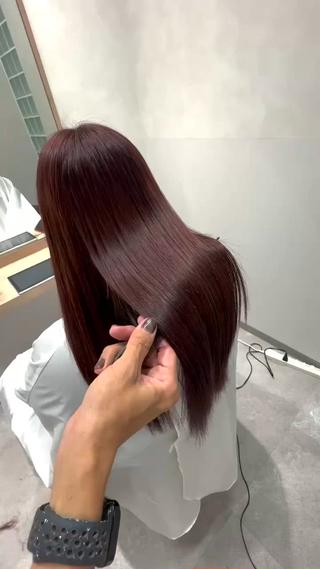 縮毛矯正で艶出しとくせ毛をなくした上品スタイル◎
カラーはブリーチなしでも発色するボルドーカラーでがつんとイメチェン
地毛風な仕上がりなので巻く事も可能です
上品で色気のある韓国ヘアはお任せ下さい
SALOWIN栄3丁目店
愛知県名古屋市中区栄3-8-23 BLOOMSAKAE7階
#縮毛矯正#地毛風#ストレート#艶髪