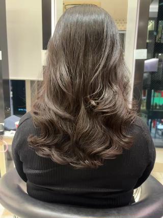 どの角度から見ても可愛いパーマです 