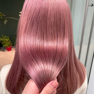セミロング カラー ひなた あゆみのヘアスタイル