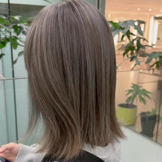 ミディアム カラー ひなた あゆみのヘアスタイル