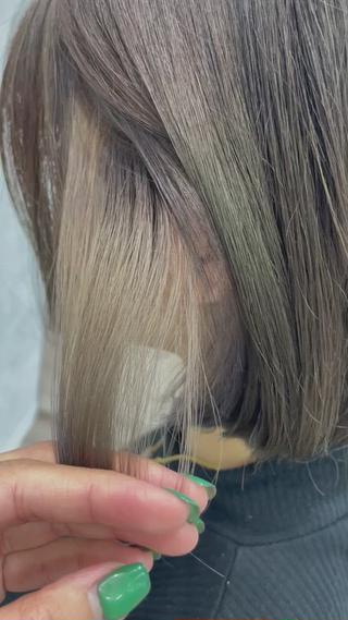 ブリーチ二回ほど必要なカラーです！
イヤリングカラー可愛いですよ 