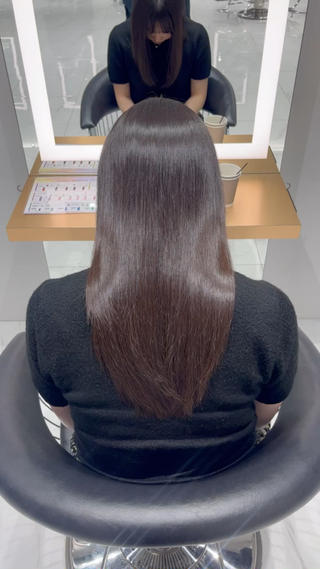 艶髪縮毛矯正
うねりやくせ毛の方でも艶髪になれます