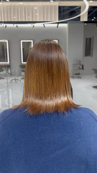 うねりを綺麗に伸ばす縮毛矯正
雨や梅雨の季節でもうねりはでてきません