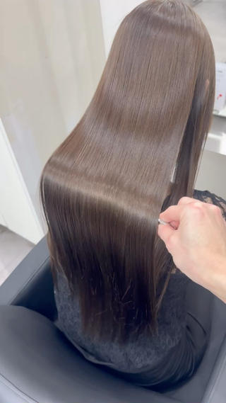 ロング カラー 🎀レイヤー×透明感 ×髪質改善🎀米田のヘアスタイル