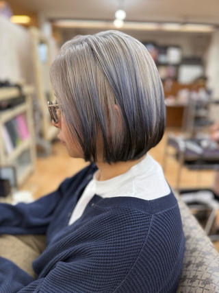 【オーダー】
【グラデーションエンドカラー＋カット】
silver＋Blue＋smoke black
のエンドカラーグラデーション

デザインカラーがお好きな方におすすめです 