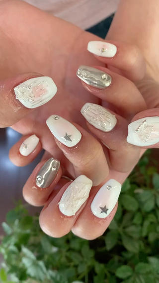 ネイル crystal ⭐︎ colorのネイルデザイン