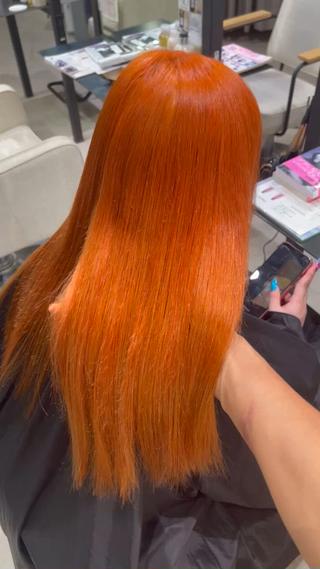 暖色のカラーならブリーチ1回で鮮やかな色味を出せます！
エクステも60枚着いてるので馴染みもバッチリ！ 