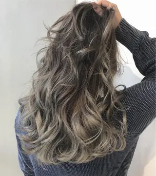 ロング カラー パーマ ヘアアレンジ 【公式】amble luxe池袋東口🩷のヘアスタイル