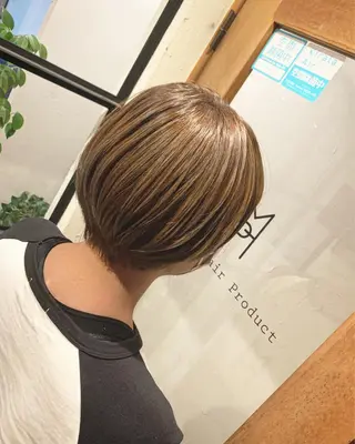 ショート カラー 井上 花音のヘアスタイル