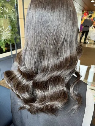 カラー W_SALON ［四条河原町］のヘアスタイル