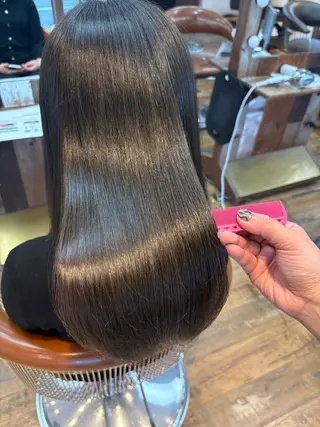 カラー レナ┊︎髪質改善 ┊︎シルクストレートのヘアスタイル