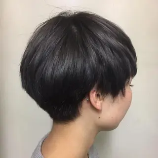 ショート カラー ひろせ かなのヘアスタイル