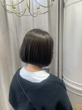 ミディアム カラー ayano / 透明感・くすみカラーのヘアスタイル