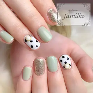 ネイル -nailroom- familiaのネイルデザイン