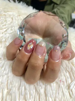 ショート カラー パーマ ヘアアレンジ キッズ ネイル マツエク・マツパ 荒木 莉奈のネイルデザイン