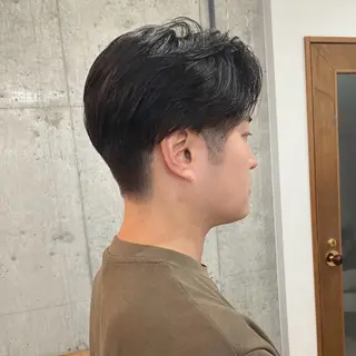 ショート メンズ センターパート/ニ ュアンスパーマのヘアスタイル