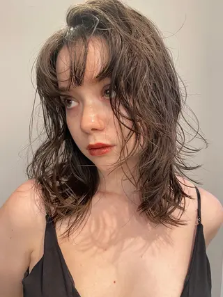 セミロング カラー 狩野 羅夢のヘアスタイル