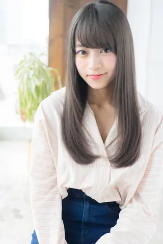 ロング おしゃれ染めで白髪を 染める/山口玲緒奈のヘアスタイル