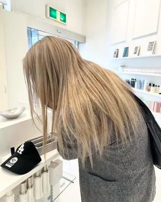 ロング カラー Parve  Mix 🫧梶川虹のヘアスタイル