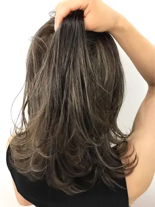 ミディアム カラー 西村あきや トレンド韓国ヘアのヘアスタイル