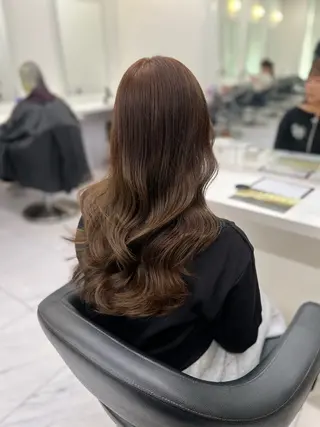 ロング カラー 透明感🤍レイヤー ベージュ‎🤍ピンクのヘアスタイル