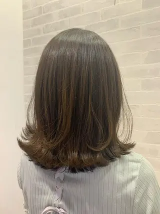 ミディアム カラー 村山 美空のヘアスタイル