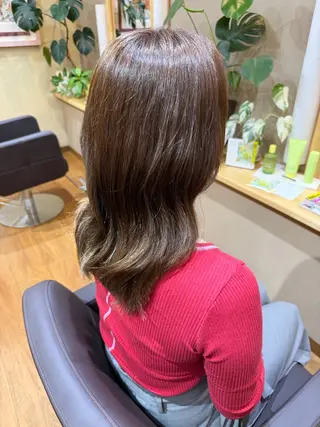 セミロング カラー びようしつクイーン所属・原 魁杜のヘアスタイル