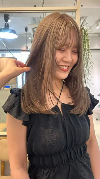 セミロング カラー じゅわっと暖色カラー 🍊Moemiのヘアスタイル