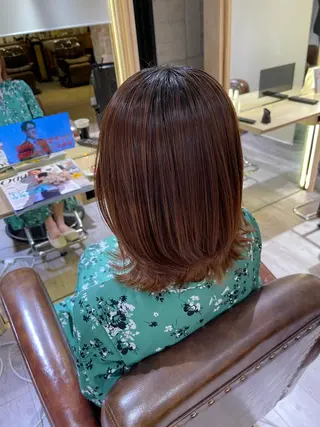 ミディアム 千代 夏輝のヘアスタイル