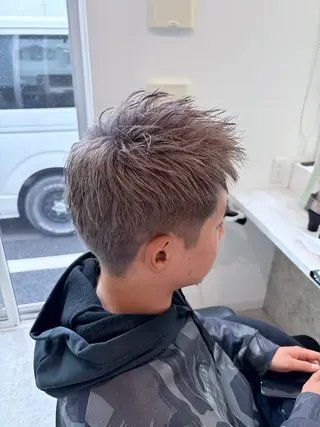 カラー メンズ SEA BELLE YASUのヘアスタイル