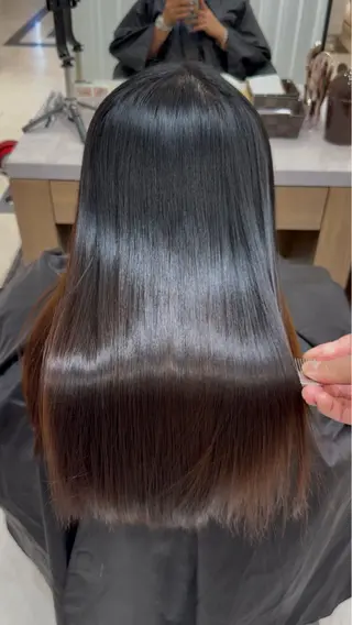 ロング ガレリアエレガンテ サカエテン所属・田中俊 縮毛矯正 髪質改善のヘアスタイル