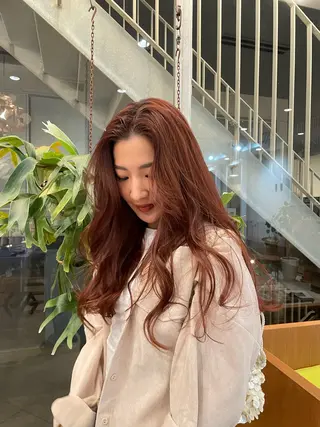 カラー 柿坂 華のヘアスタイル