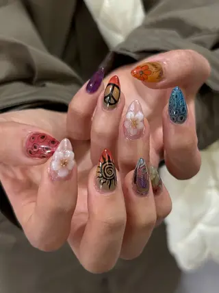 ネイル 🪐富島彩夏 /海外nail🪐のネイルデザイン