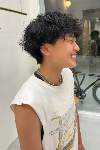 ショート パーマ 網谷 萌夏のヘアスタイル