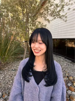 ロング 村松 麻菜のヘアスタイル