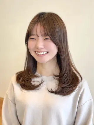 ミディアム カラー VIEW EHIME 齋藤  あつきのヘアスタイル