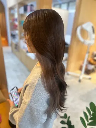 ミディアム miloc MOMOKAのヘアスタイル