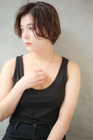 ショート カラー Rico OFFICIALのヘアスタイル