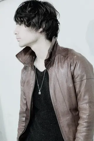 ショート パーマ メンズ ミドウチ アヤカのヘアスタイル