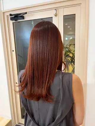 セミロング MI TSUKIのヘアスタイル